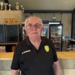 Jules, caissier et barman